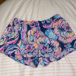 EUC Lilly Pulitzer board shorts size large